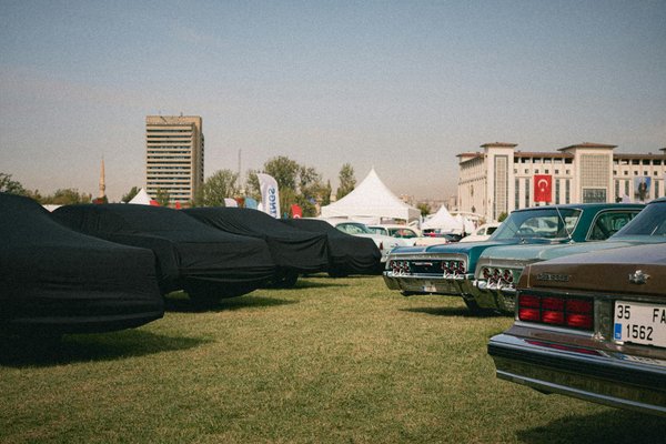 Découvrez les polos homme : confort et style assurés !